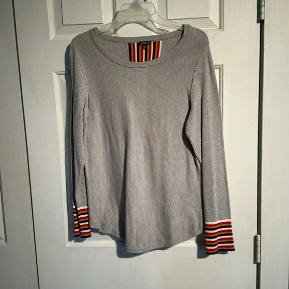 Hannah Grey Sweater Sizee Medium - Picture 1 of 4
